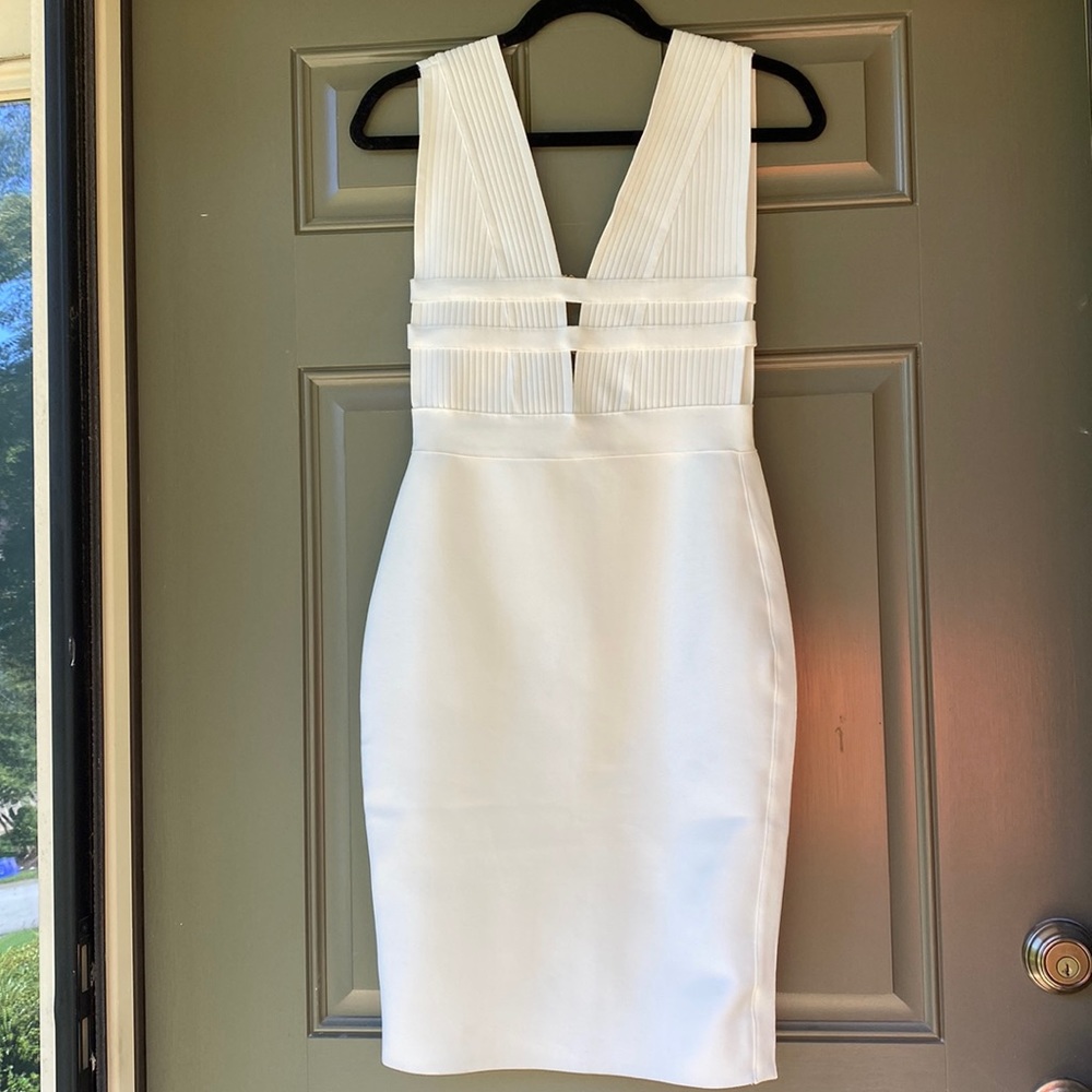 White bodycon dress